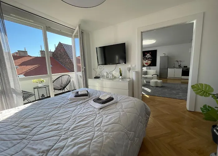 Budacastle Panoramic Luxurious Family Apt, Free Parking Included Budapest