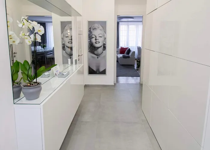 Budacastle Panoramic Luxurious Family Apt, Free Parking Included * Budapest