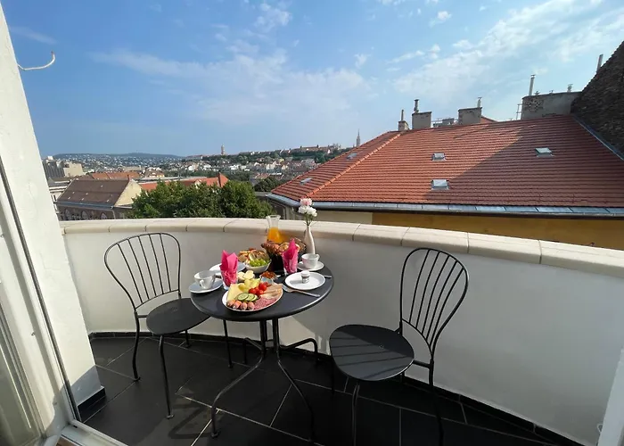 Budacastle Panoramic Luxurious Family Apt, Free Parking Included Apartment Budapest