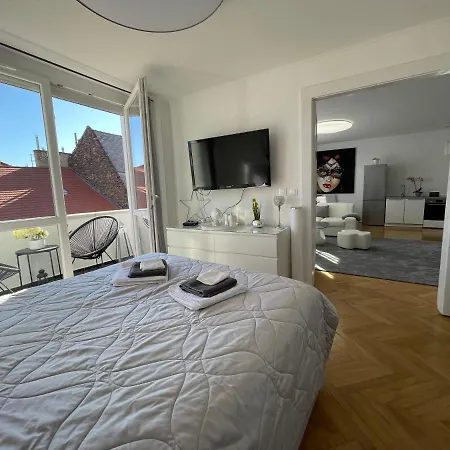 Budacastle Panoramic Luxurious Family Apt, Free Parking Included Budapest