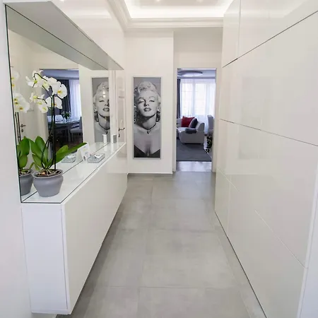 Budacastle Panoramic Luxurious Family Apt, Free Parking Included * Budapest