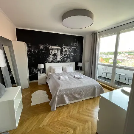 Appartement Budacastle Panoramic Luxurious Family Apt, Free Parking Included