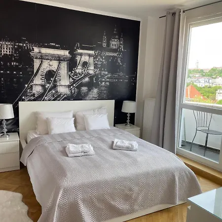 Budacastle Panoramic Luxurious Family Apt, Free Parking Included Apartment Budapest