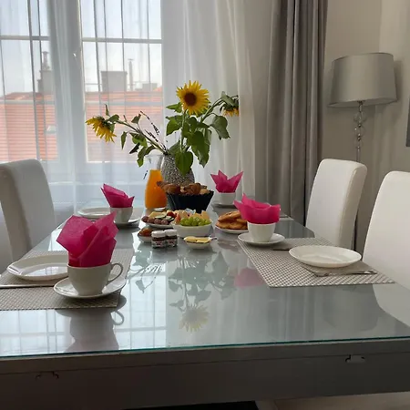 Budacastle Panoramic Luxurious Family Apt, Free Parking Included 아파트 *