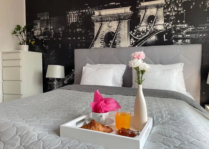 Budacastle Panoramic Luxurious Family Apt, Free Parking Included 아파트 *